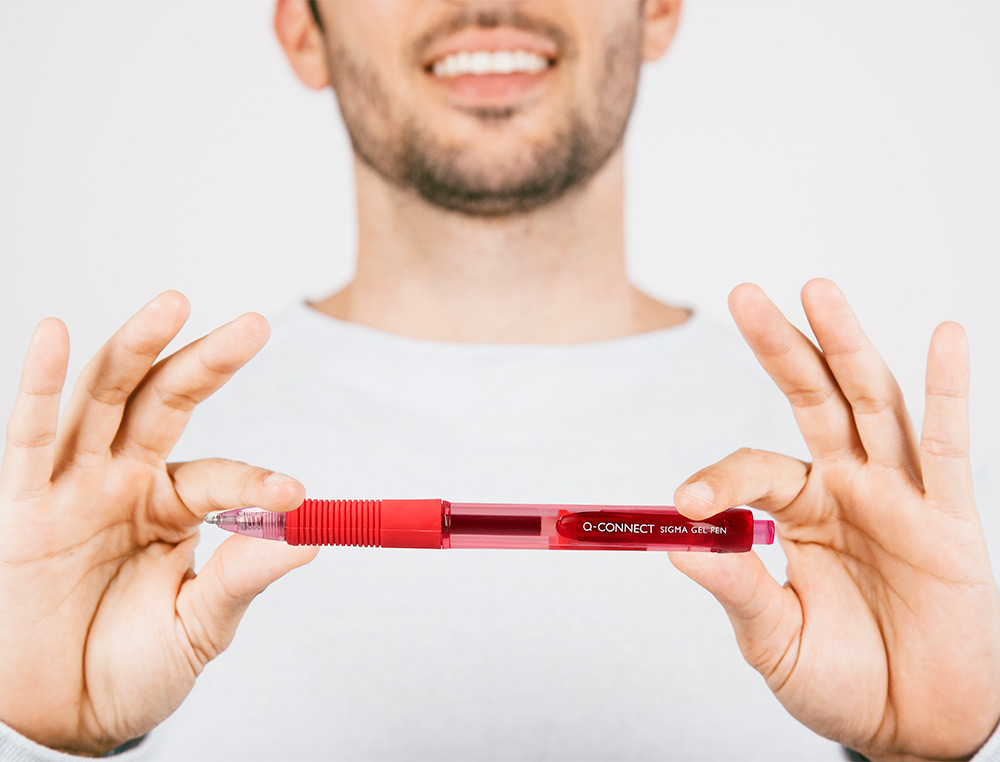 BOLIGRAFO Q-CONNECT SIGMA RETRACTIL CON SUJECION DE CAUCHO TINTA GEL 0,5 MM COLOR ROJO