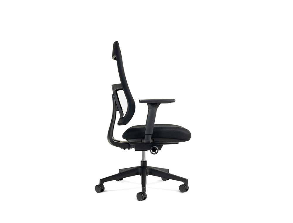 SILLA ROCADA DIRECCION CON BRAZOS REGULABLES BASE POLIMERO RESPALDO Y ASIENTO EN TELA IGNIFUGA NEGRO