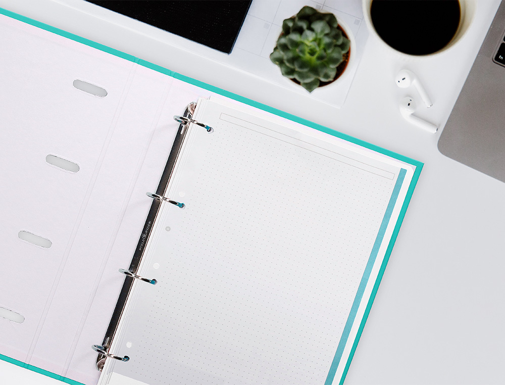 RECAMBIO ANTARTIK A4 100 HOJAS 90GR PUNTOS DOTS 4 TALADROS BANDAS DE 5 COLORES